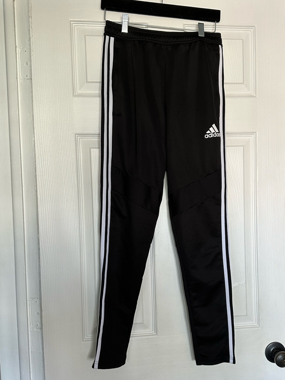 Adidas Men’s/Teens Black Track Pants with Logo Slim leg Sz Small - Like NEW